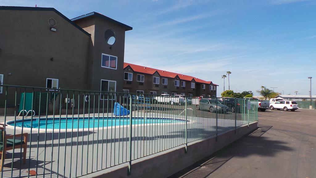 Super 8 By Wyndham San Diego/Imperial Beach Esterno foto