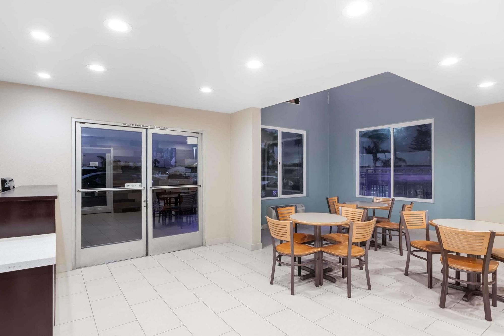 Super 8 By Wyndham San Diego/Imperial Beach Esterno foto