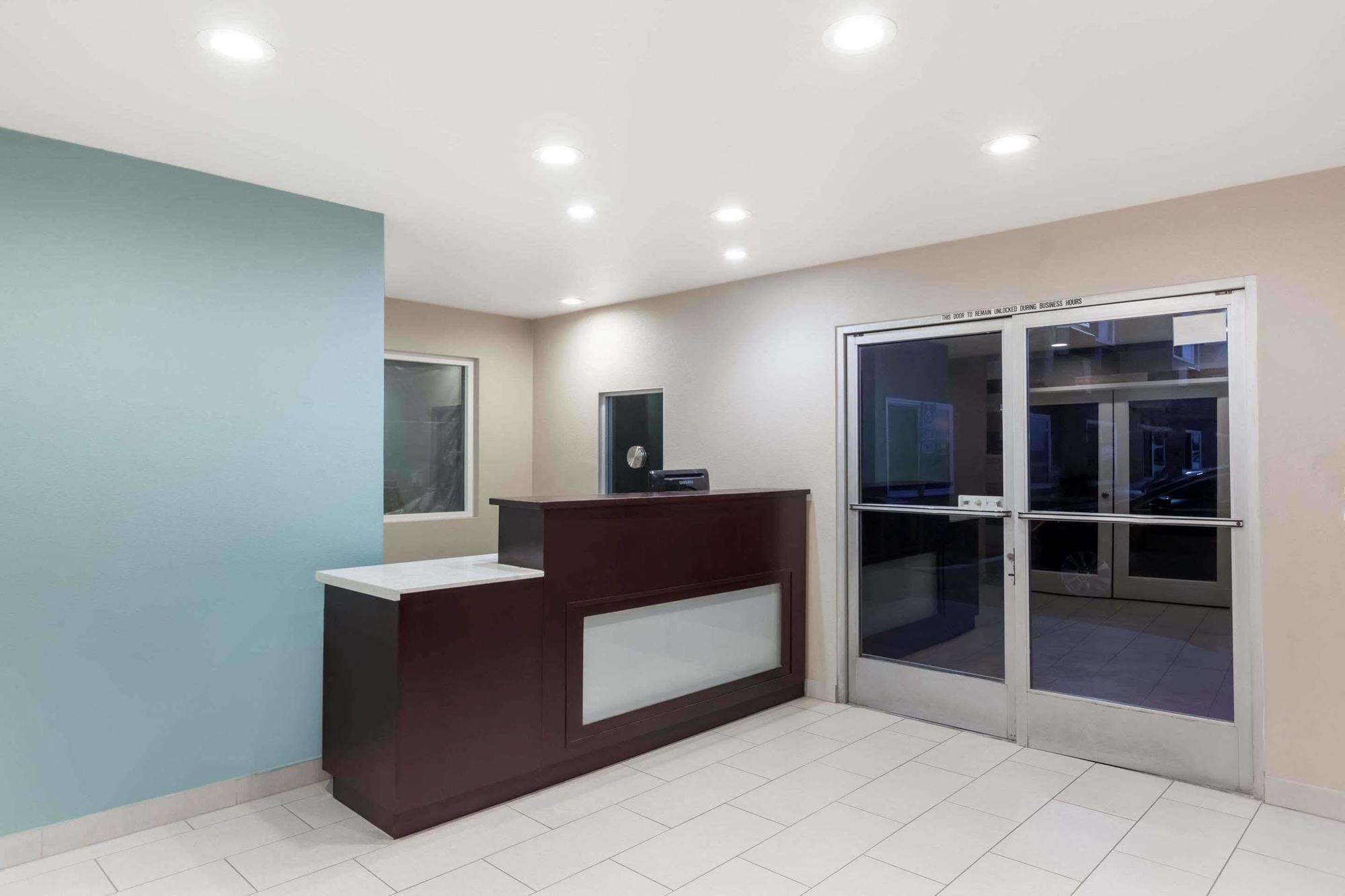 Super 8 By Wyndham San Diego/Imperial Beach Esterno foto